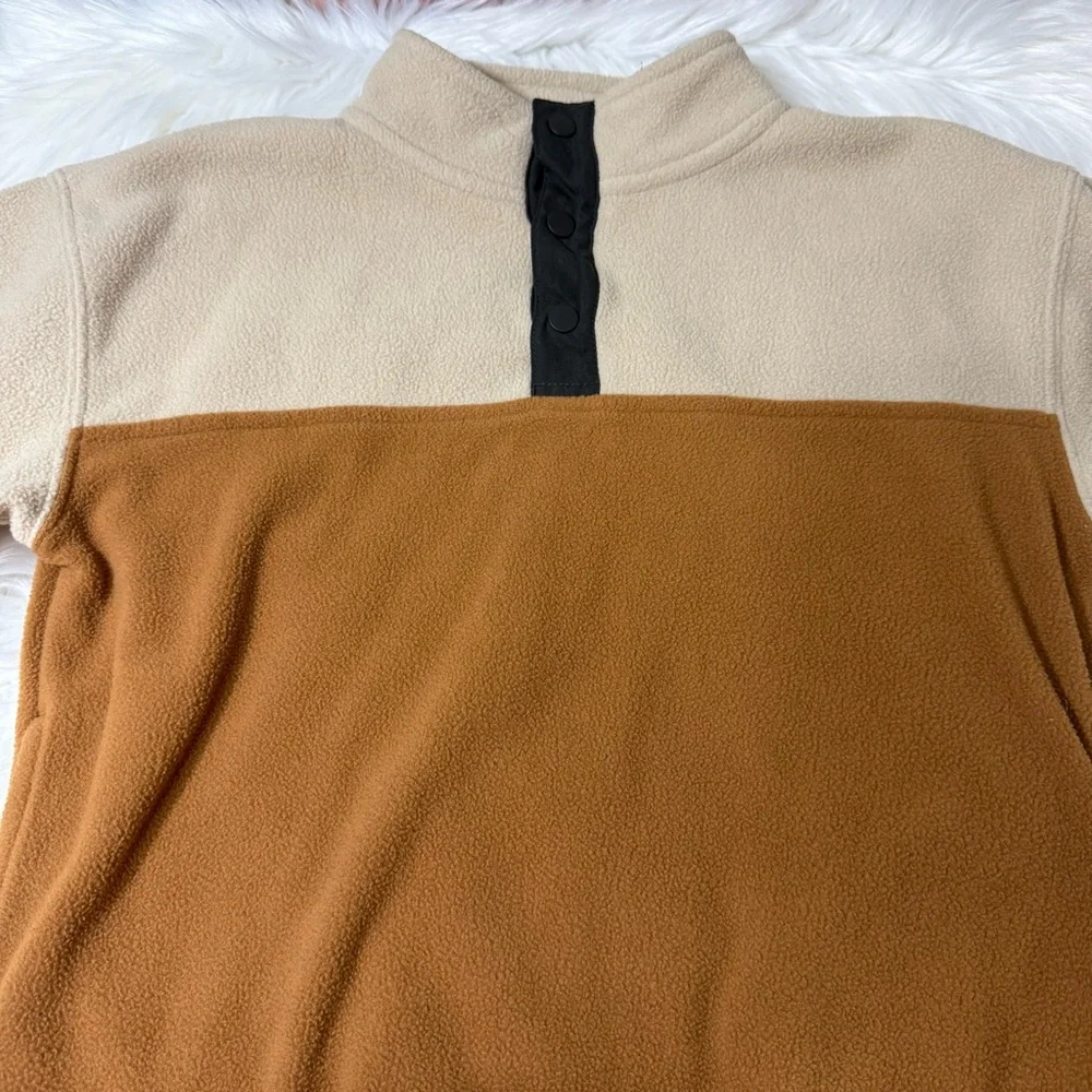 Old Navy Youth Boy Size Small (6/7) Tan and Cream Micro Fleece Pullover
